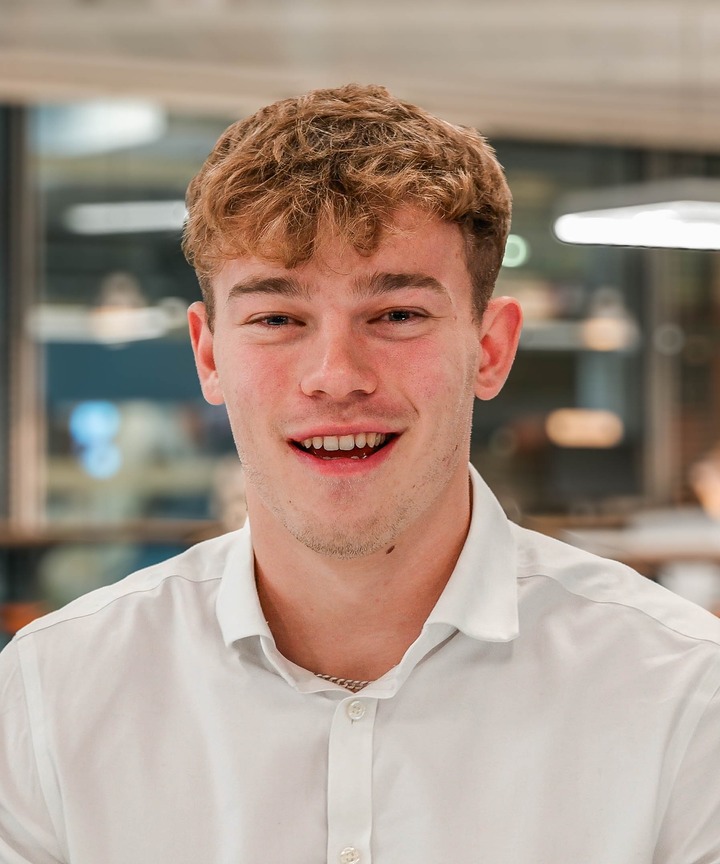 Make your future in ethical retail<br/>
<img src="/storage/app/media/early-careers-2025/111277_Logo_MoveFwd_FutureMaker.png" alt="Sainsbury's MoveFWD Programme to Become a FutureMaker Logo" style="max-height: 44px; max-width: 100%;">